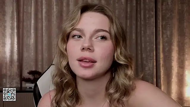 Watch DonaDebore live on EroticFlix - High definition streams