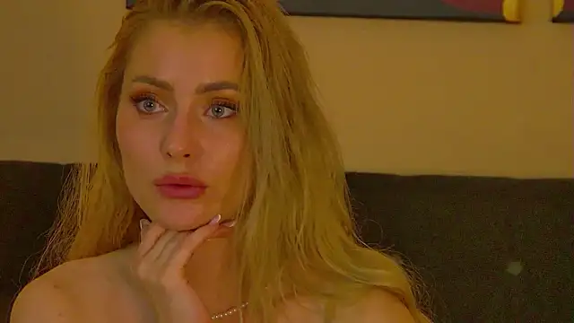 MisshaNight webcam