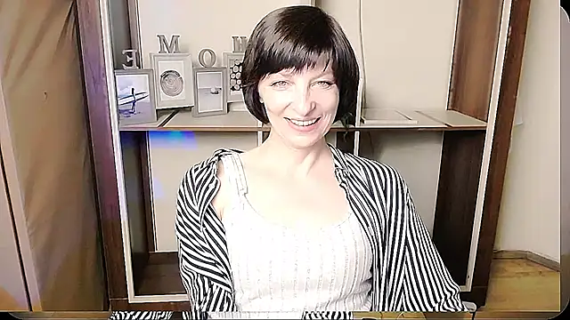 Watch _AngeliaFlow_ live on EroticFlix - High definition streams
