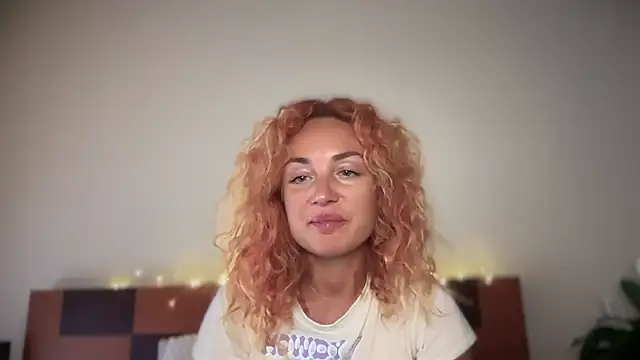 Watch Reddgiirl live on EroticFlix - High definition streams