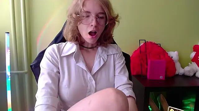 Watch juicyPenny live on EroticFlix - High definition streams