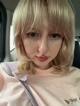 RonnieKiss webcam