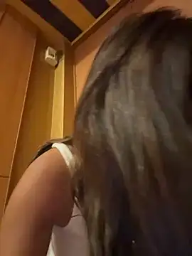 SilkyMira webcam