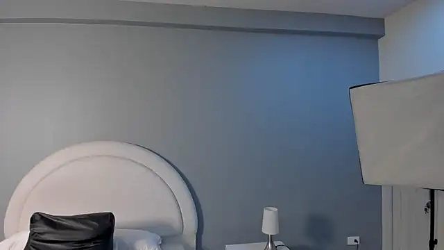 zoepinkett webcam