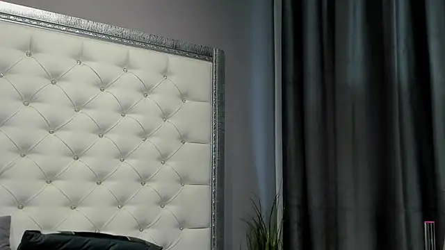 AmiellaRose webcam