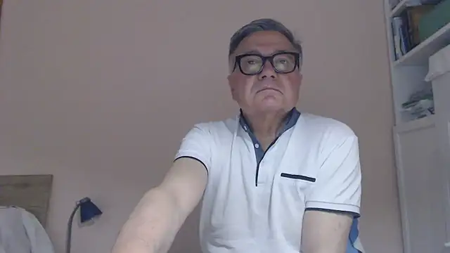 YOU6me live cam on StripChat