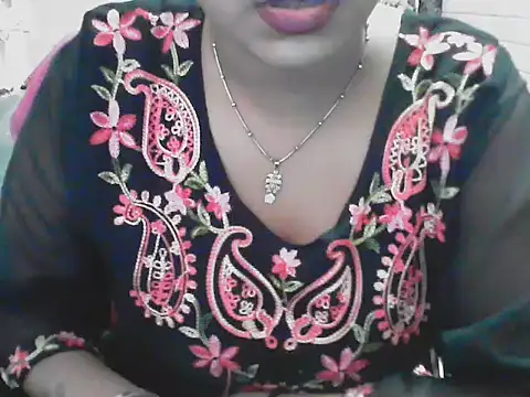 LovingPihu webcam