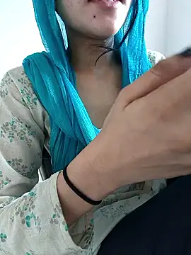 zoya_baby_ webcam