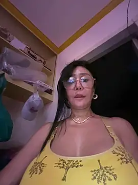 sweetieme (F mature) - @drippin pussy for u in squat