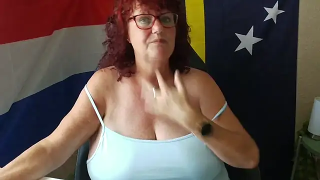 GrandJo69 live cam on StripChat