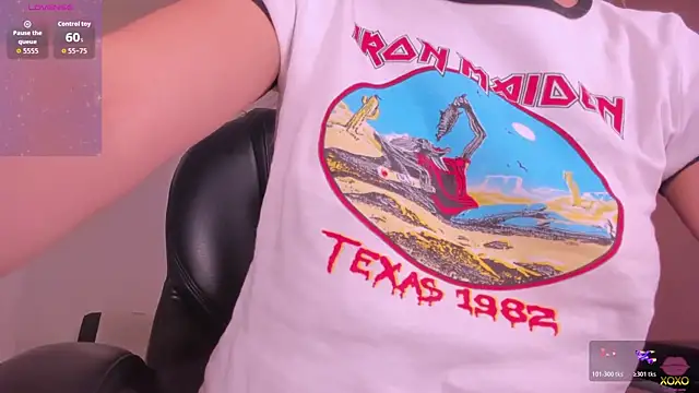 LisaFlowers_ webcam