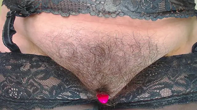 HairyQuinn webcam