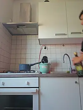 Watch U_prolazu live on EroticFlix - High definition streams