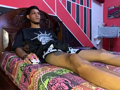 tanned_boy webcam