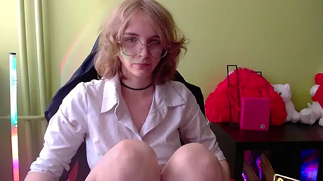 Watch juicyPenny live on EroticFlix - High definition streams