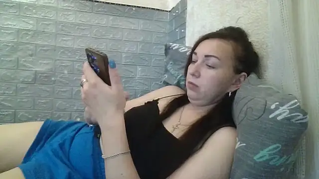 DanaNeon webcam