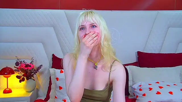 Watch HannahHollis live on EroticFlix - High definition streams