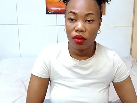 WildLittleKittyxoxo webcam