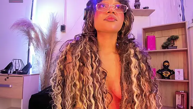 Tylla__ webcam