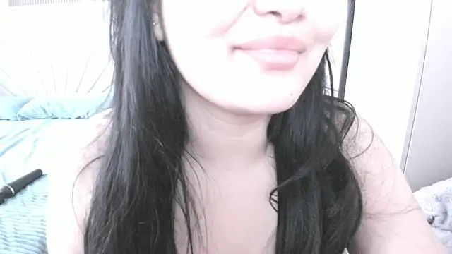 mia_lui webcam