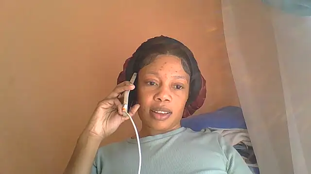 NAUGHTYSHALOTXX webcam
