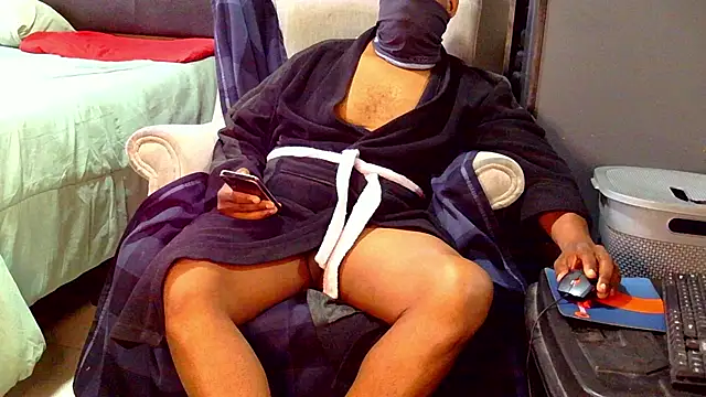 CharlesBlk-79 webcam