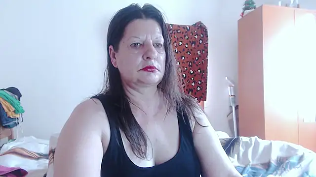 ExtasyMature live cam on StripChat