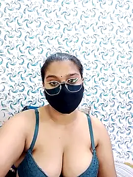 Watch Jasmine_jaaan live on EroticFlix - High definition streams