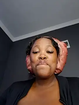 SWEETDOLLY29XX live sex cam