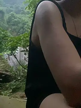 Linda-babyy live cam on StripChat