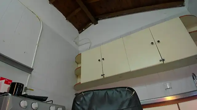 BustyGlow webcam