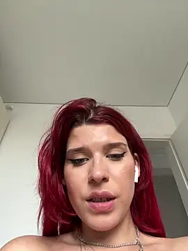 RiriRoseey webcam