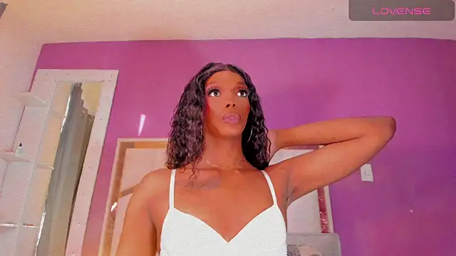 Sara_hot12112 live cam on StripChat