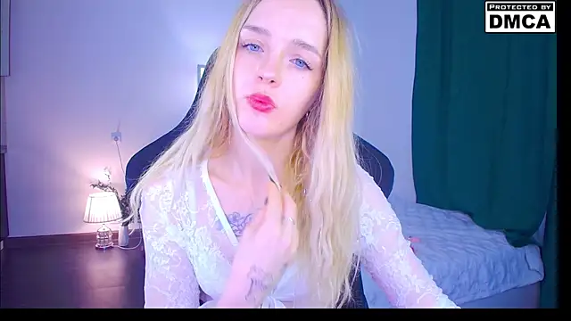 Aliceglass__ webcam