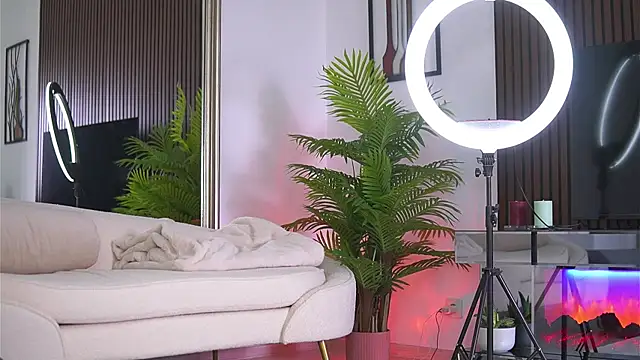 Abbela_White webcam