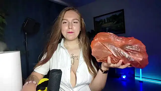 DainaCampagnini webcam