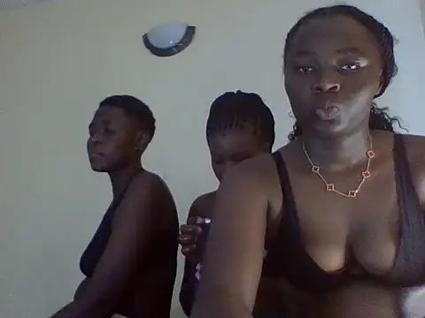 roziebeauty webcam