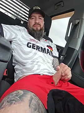 Beardedtattood webcam