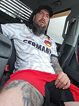 Beardedtattood webcam
