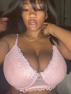CharismaaBanx Live Webcam on Stripchat