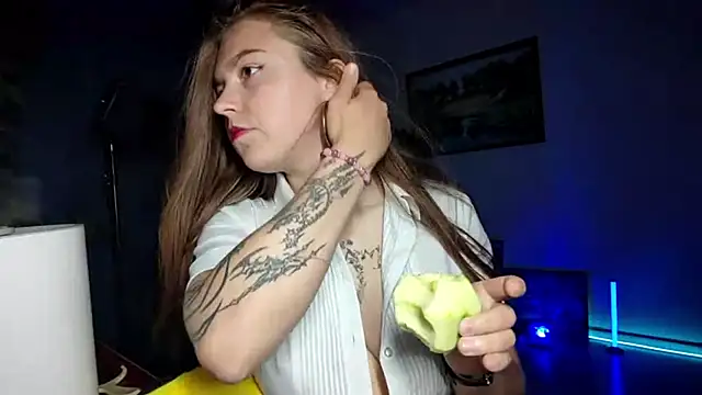 DainaCampagnini webcam