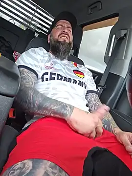 Beardedtattood webcam