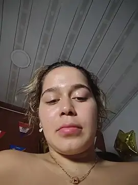 LaurenWelly_ webcam
