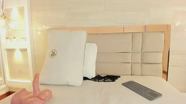 chloe_murray webcam