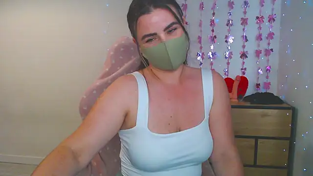 MillaVelvet webcam
