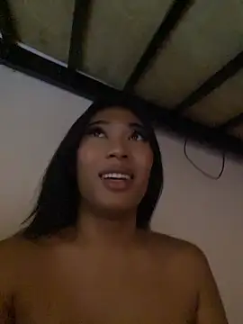 hugecock_tamira webcam