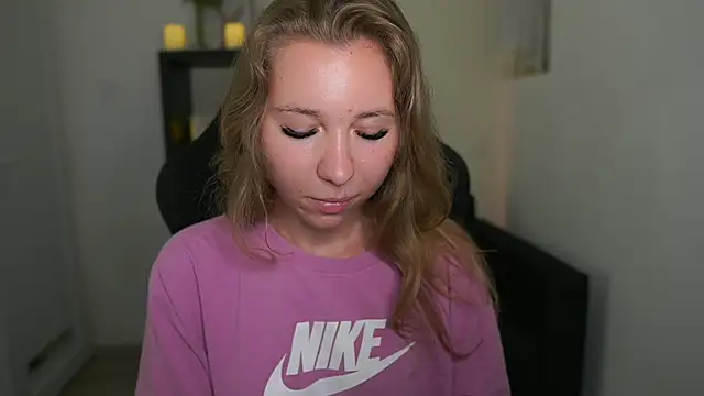 vivienvance's live room