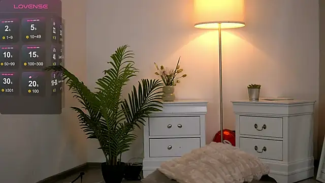 Watch EvorahNoir live on EroticFlix - High definition streams