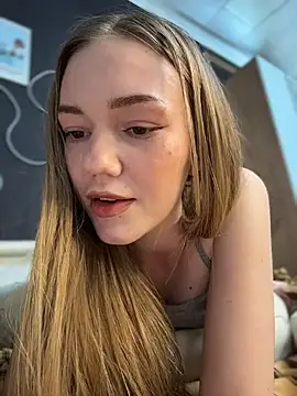 MilaMoone webcam