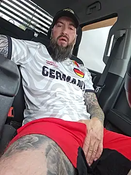 Beardedtattood webcam
